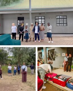 Idag blev det stilla en stund.

Vi besökte Living Water Children Centre i Kisongo, barnhemmet jag varit på flera gånger förut, men den här gången fick jag se det genom min familjs ögon också. David berättade om barnens bakgrund och om albinism, mycket av det tungt att höra, men platsen bar också en värme som är svår att beskriva.

Kenzan Travel samarbetar med LWCC genom Hopp och Möjligheter, och jag rekommenderar alltid ett stopp här när jag planerar resor till Tanzania. Tanzania har gett mig så mycket genom åren, det känns rätt att ge tillbaka.

Sen bar det vidare till Tarangire och familjens första safari. Elefanter i nästan varje riktning så nära att vi knappt vågade andas. Hänförande som alltid.

Trevlig midsommar!
/Ella
🐘💛